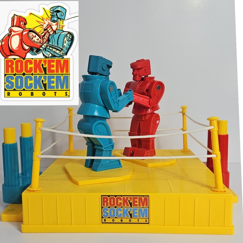 Vintage 2001 Mattel Rock 'Em Sock 'Em Robots Game Red Blue Fighting EUC Y2K